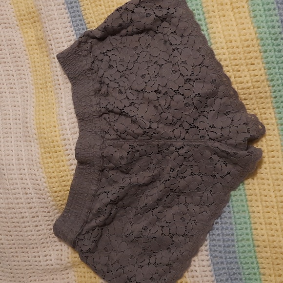 Grey lace tabula shorts - Picture 5 of 6